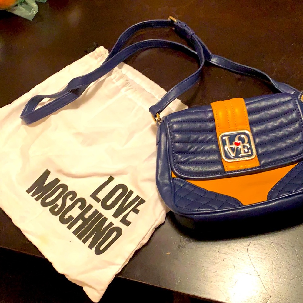 Gently used moschino purse